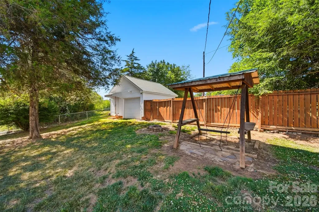 4039 Hartland Road Lenoir NC 28645