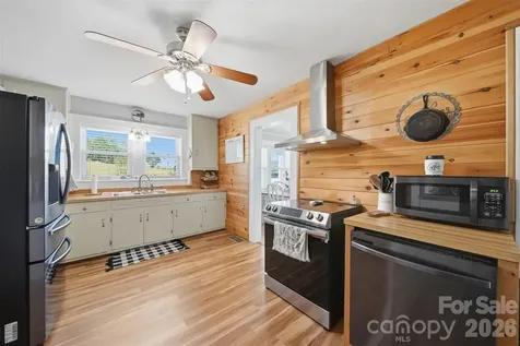 4039 Hartland Road Lenoir NC 28645