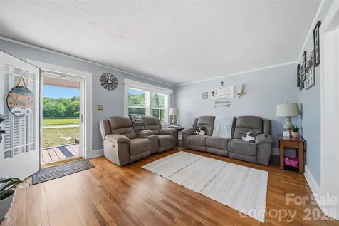 4039 Hartland Road Lenoir NC 28645
