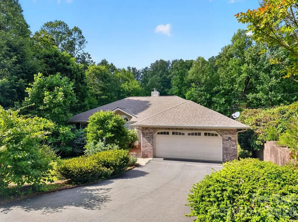 7 Firestone Court Etowah NC 28729