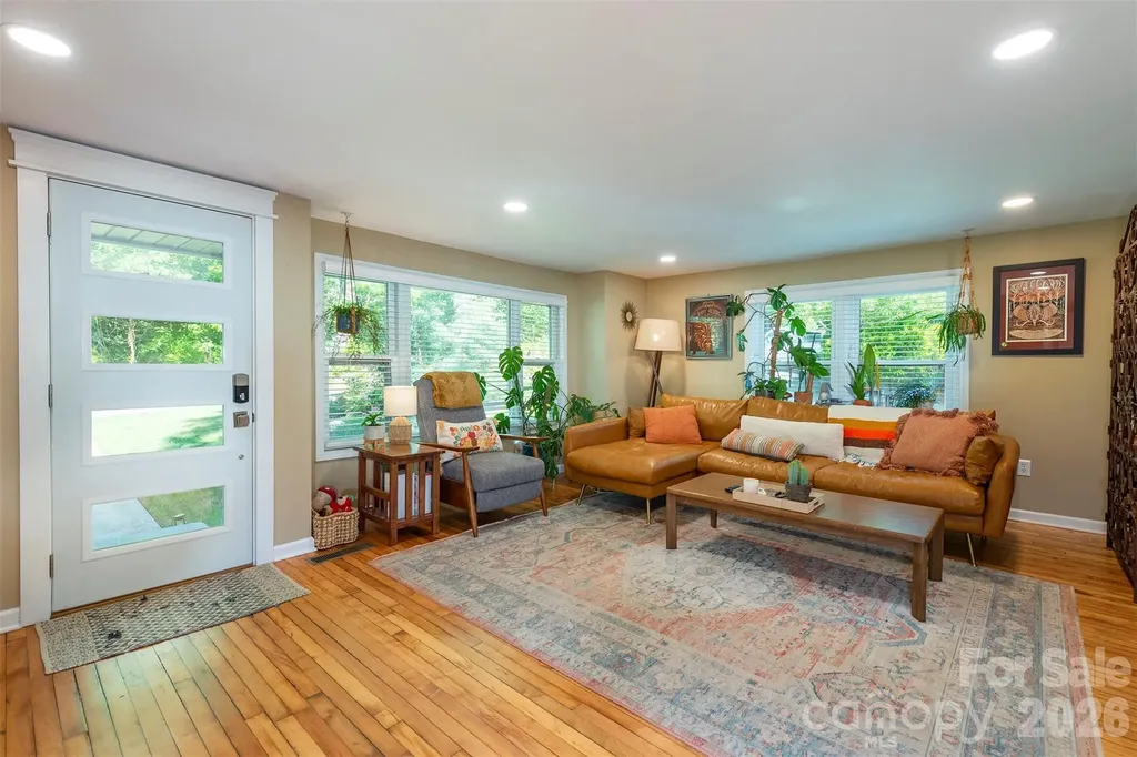 21 Hi Alta Avenue Asheville NC 28806