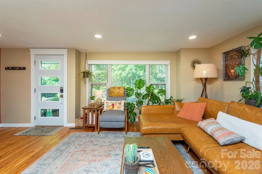 21 Hi Alta Avenue Asheville NC 28806