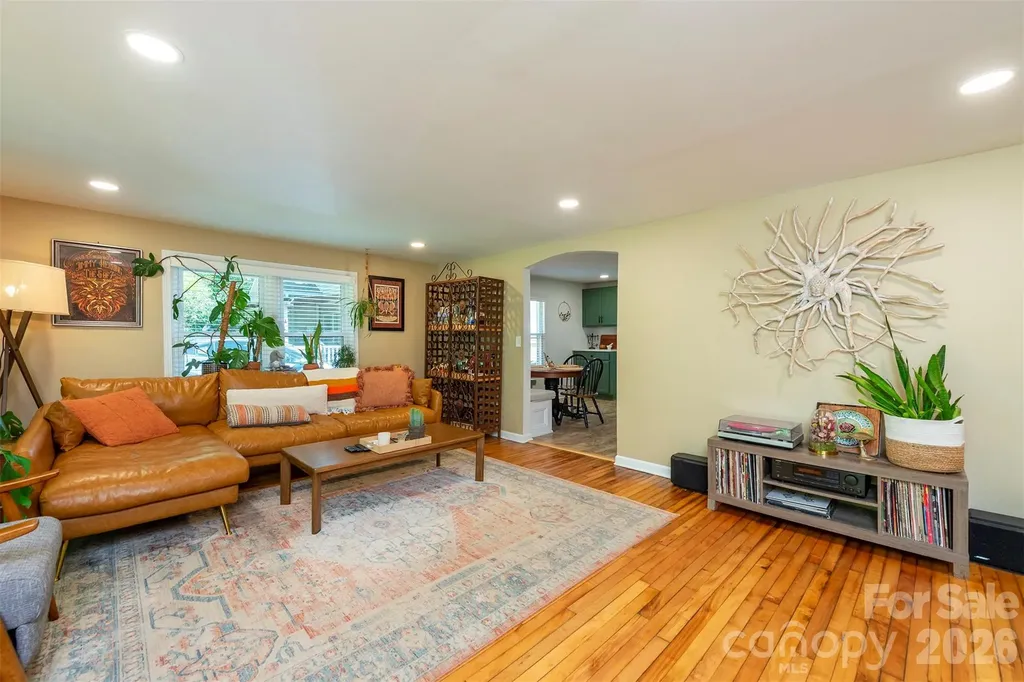 21 Hi Alta Avenue Asheville NC 28806