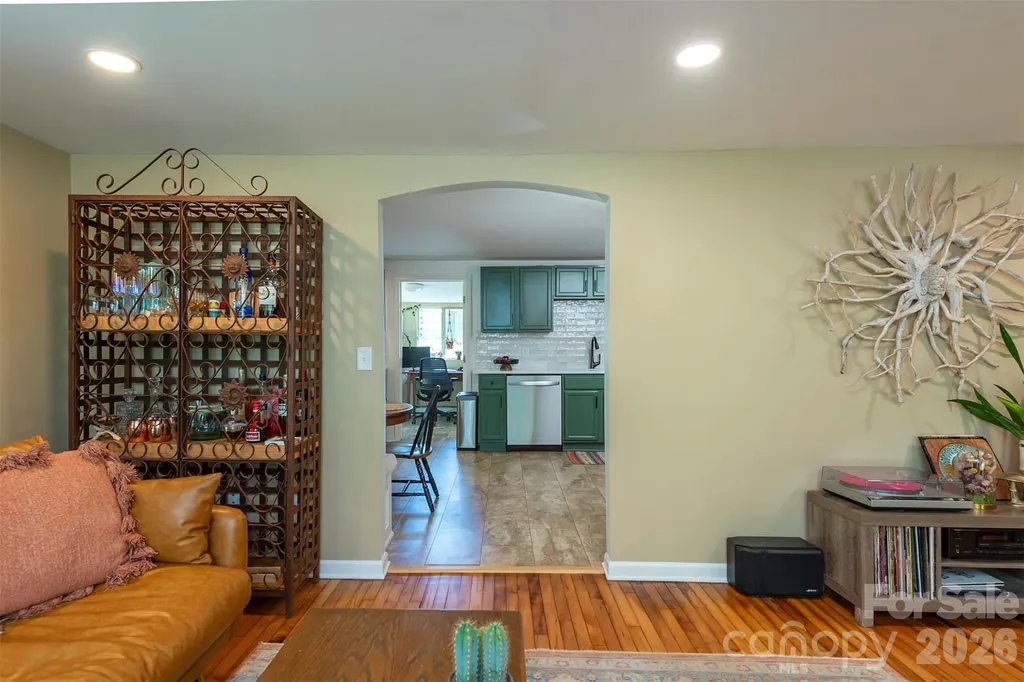 21 Hi Alta Avenue Asheville NC 28806