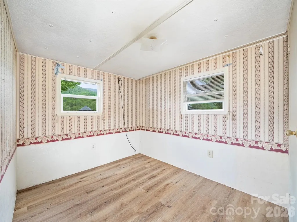 74 Socrates Lane Burnsville NC 28714