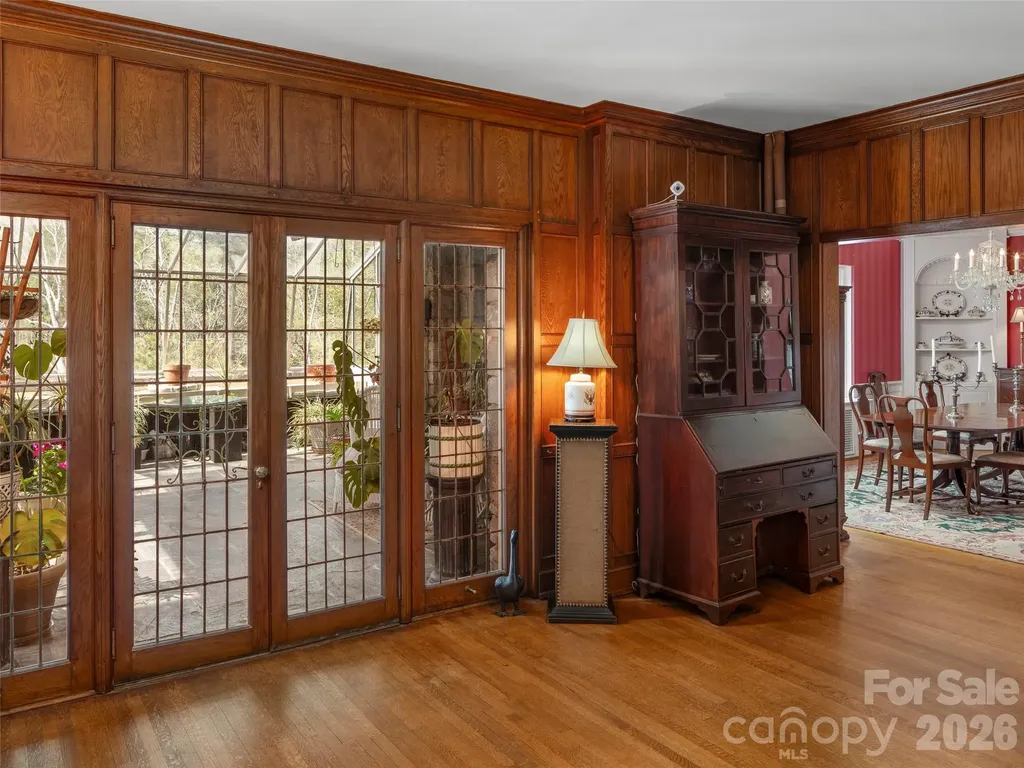 436 Vanderbilt Road Biltmore Forest NC 28803