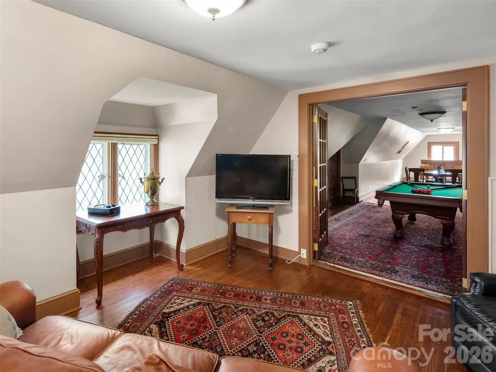 436 Vanderbilt Road Biltmore Forest NC 28803