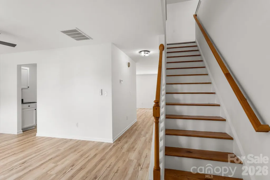 8723 Buttonwood Court Charlotte NC 28215