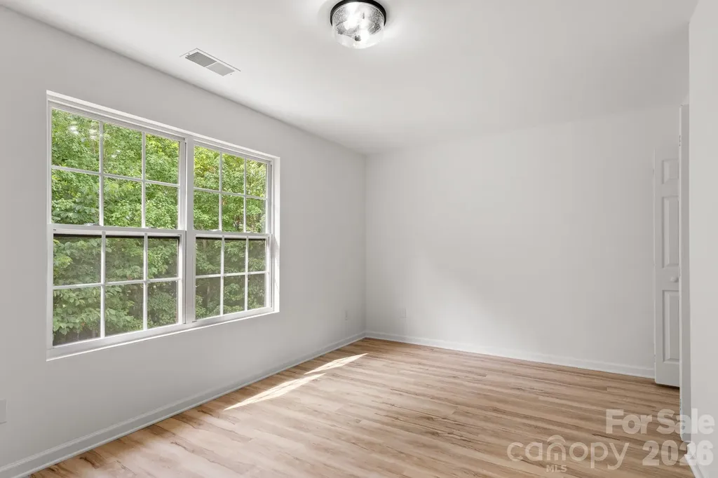 8723 Buttonwood Court Charlotte NC 28215