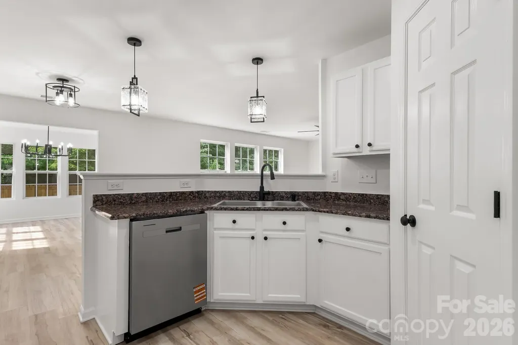 8723 Buttonwood Court Charlotte NC 28215