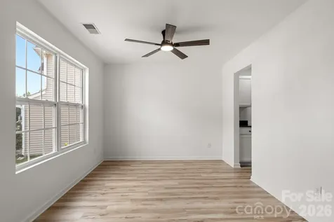 8723 Buttonwood Court Charlotte NC 28215