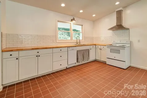 146 Churchill Downs Drive Fairview NC 28730