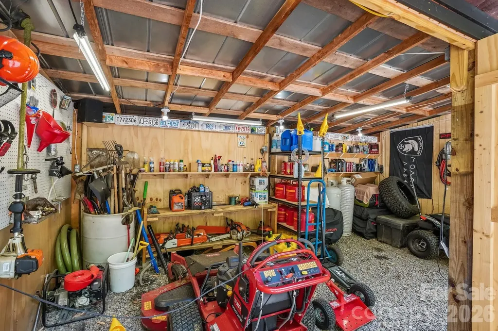 302 Battle Creek Drive Green Mountain NC 28740