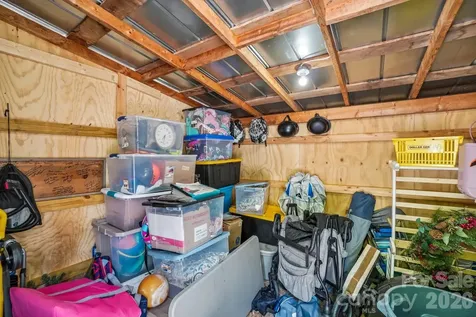 302 Battle Creek Drive Green Mountain NC 28740