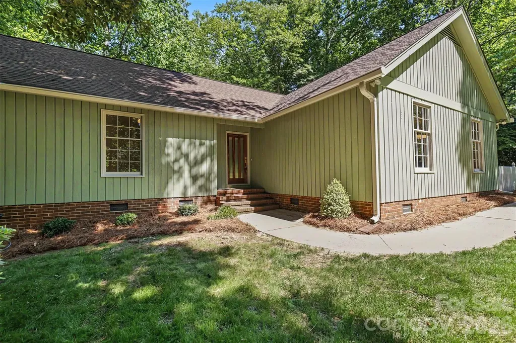319 Kingsley Drive Charlotte NC 28270
