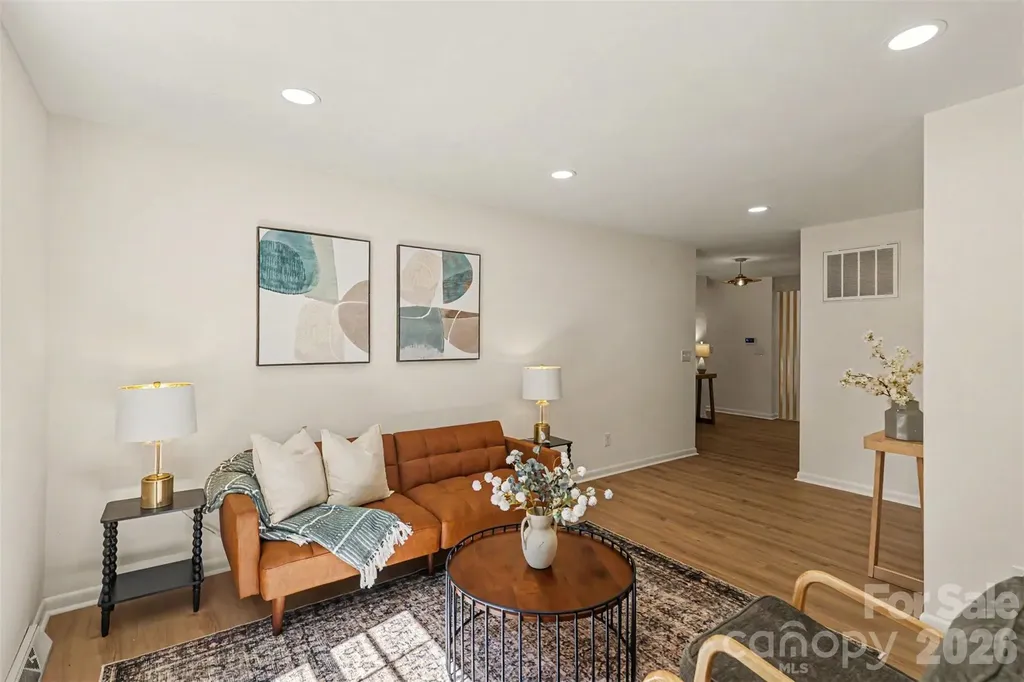 319 Kingsley Drive Charlotte NC 28270