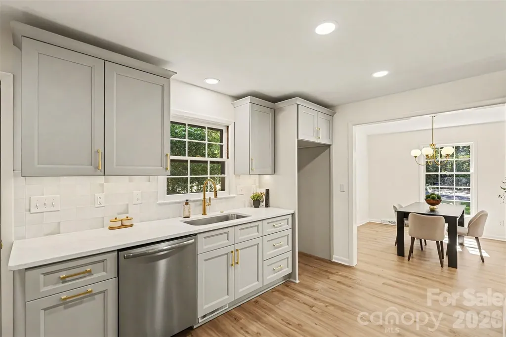 319 Kingsley Drive Charlotte NC 28270