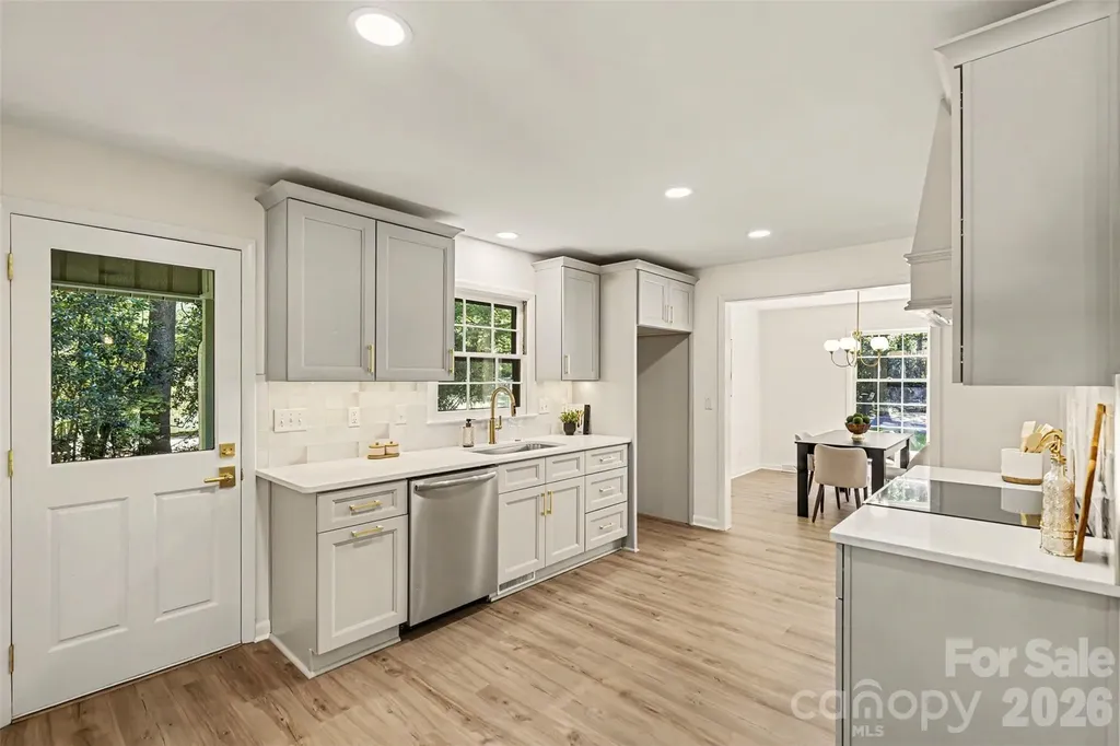 319 Kingsley Drive Charlotte NC 28270
