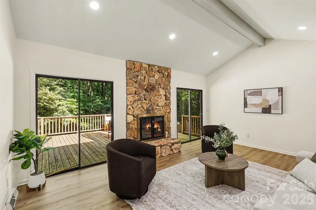 319 Kingsley Drive Charlotte NC 28270