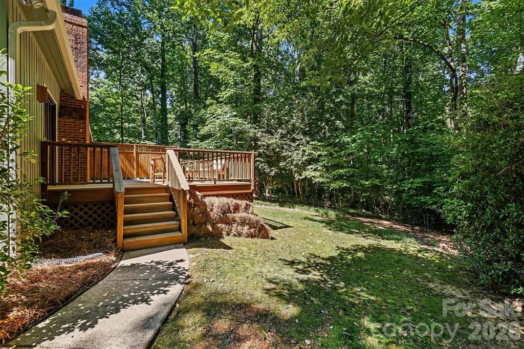 319 Kingsley Drive Charlotte NC 28270