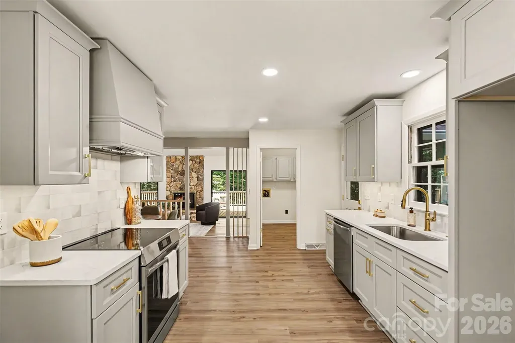 319 Kingsley Drive Charlotte NC 28270