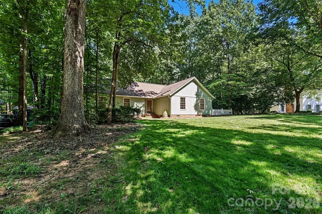 319 Kingsley Drive Charlotte NC 28270
