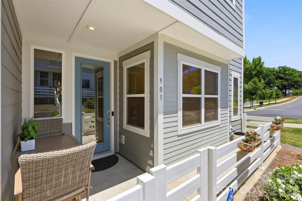 903 Kinsey Alley Charlotte NC 28217