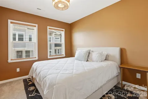 903 Kinsey Alley Charlotte NC 28217