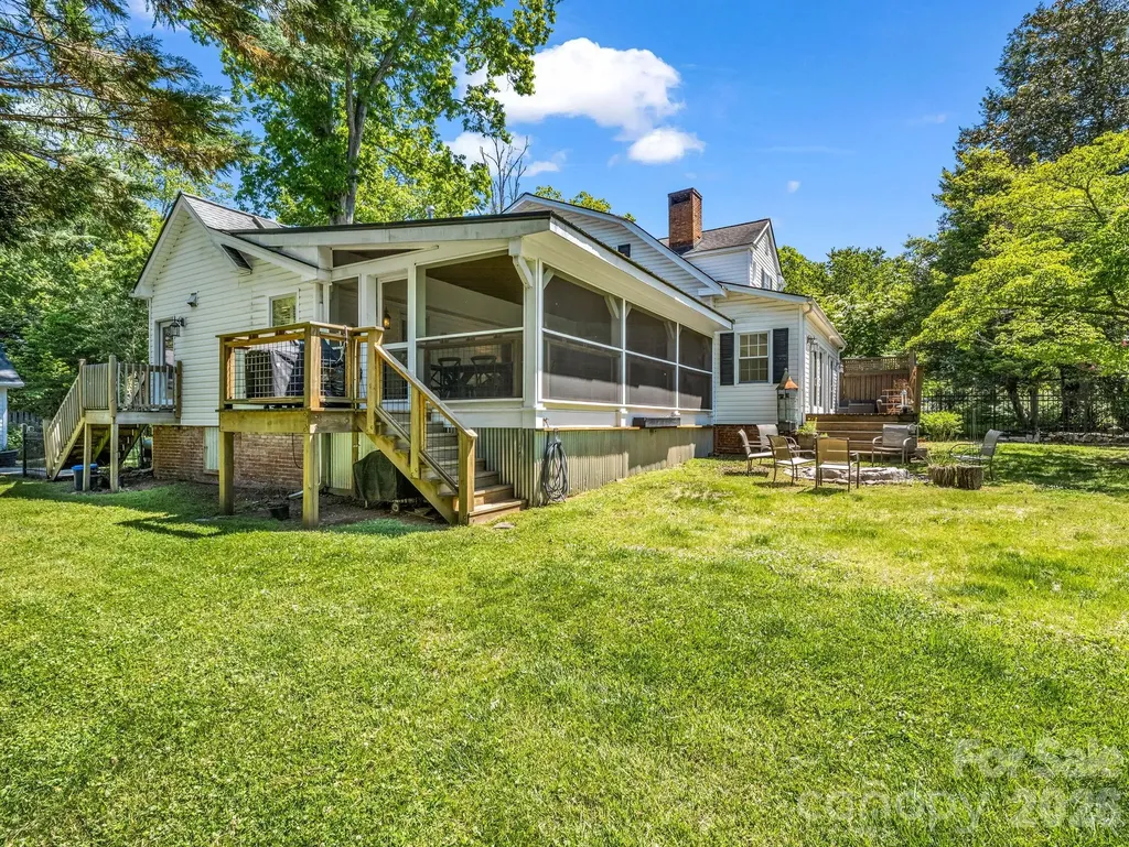 536 Maple Street Brevard NC 28712