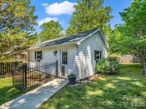 536 Maple Street Brevard NC 28712