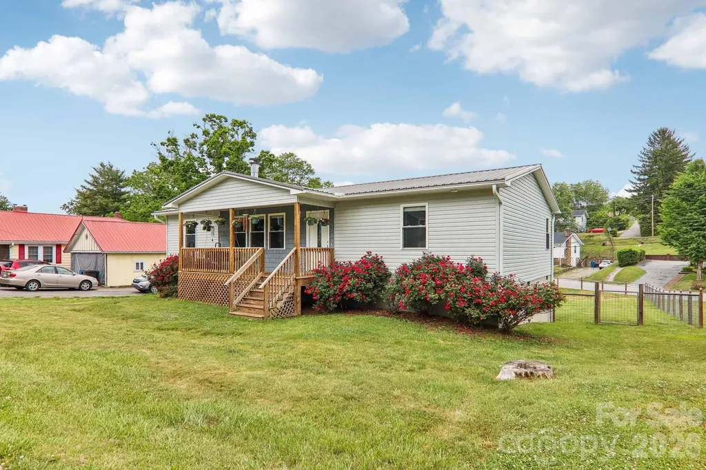 527 Trammell Avenue Canton NC 28716