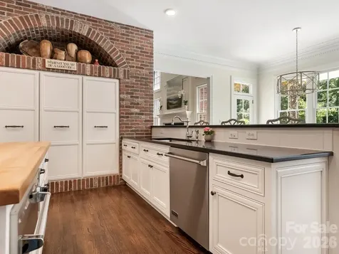 9146 Heydon Hall Circle Charlotte NC 28210