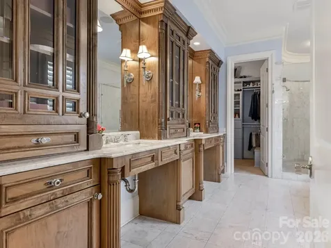 9146 Heydon Hall Circle Charlotte NC 28210