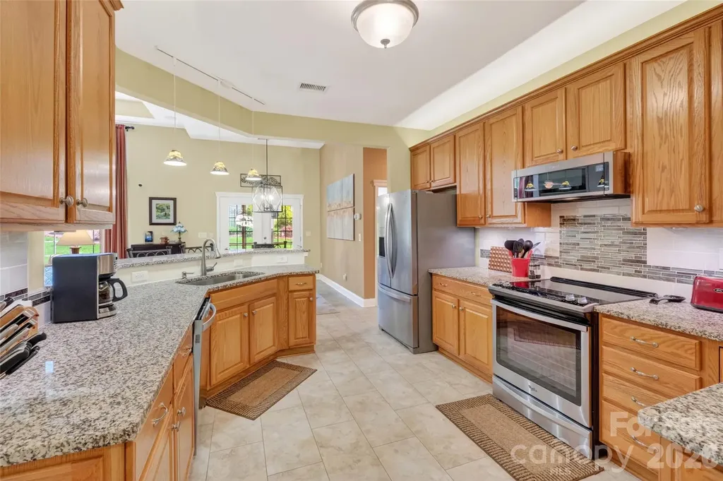1005 Feather Oak Lane Matthews NC 28104