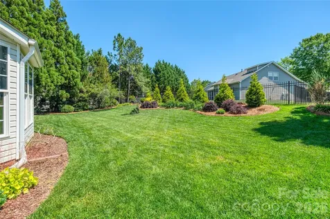 1005 Feather Oak Lane Matthews NC 28104