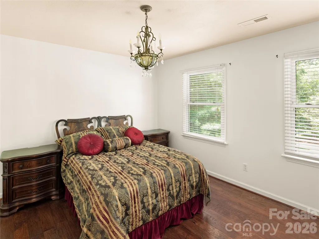 105 Braeside Circle Asheville NC 28803