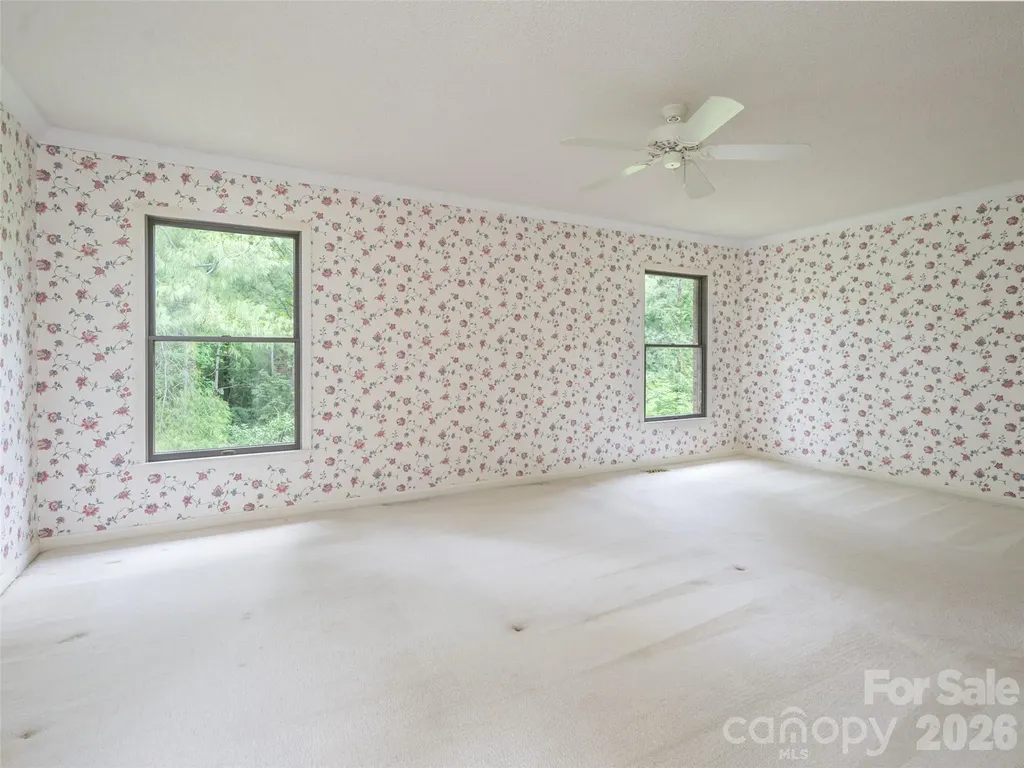 40 Applecross Road Weaverville NC 28787