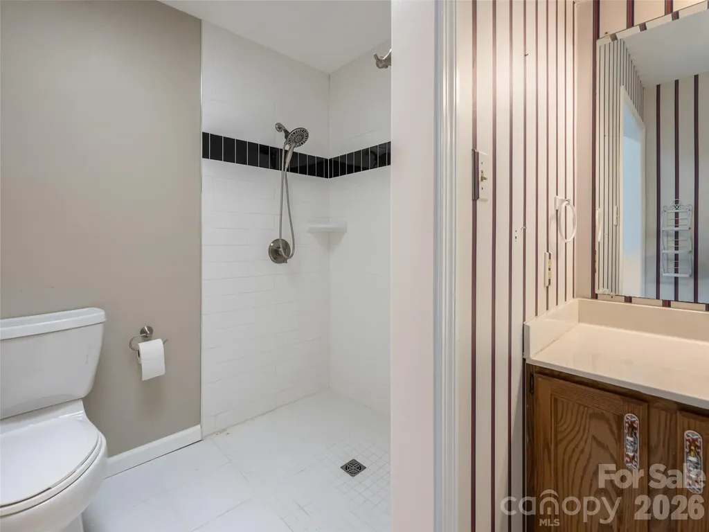 40 Applecross Road Weaverville NC 28787
