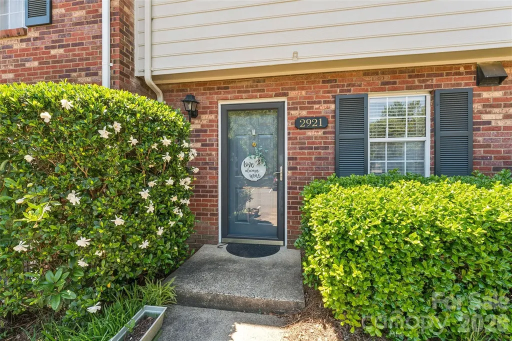 2921 Heathstead Place Charlotte NC 28210
