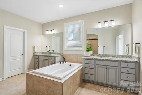 138 Campanile Drive Mooresville NC 28117