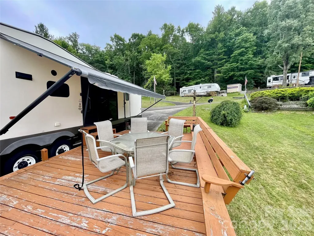 226 Saddle Ridge Drive Ennice NC 28623