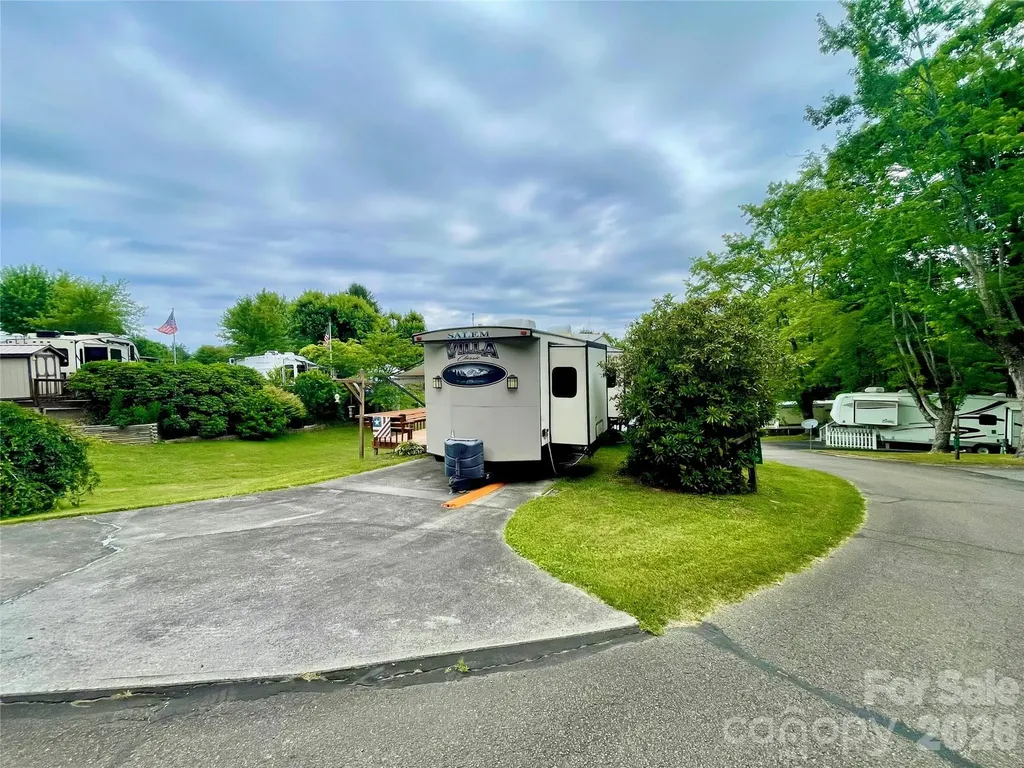 226 Saddle Ridge Drive Ennice NC 28623