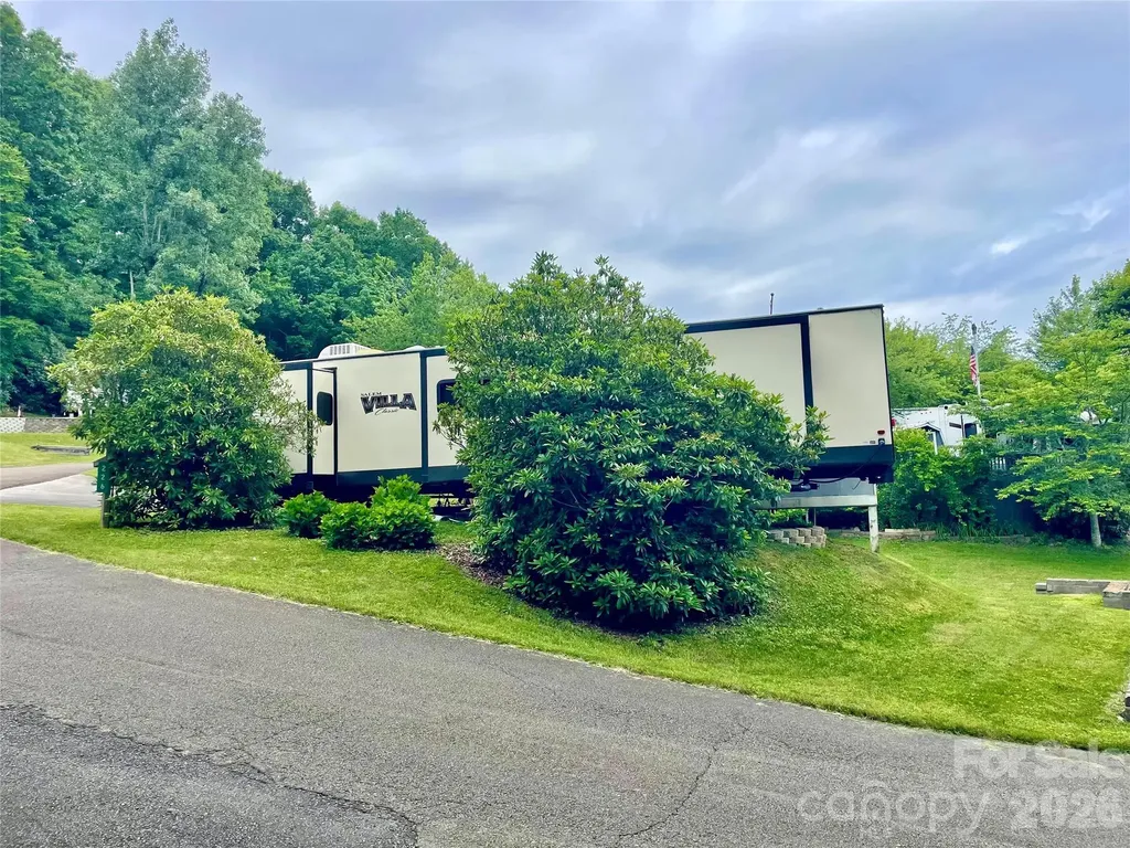 226 Saddle Ridge Drive Ennice NC 28623