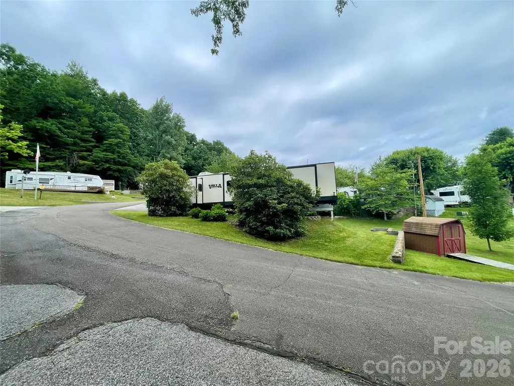 226 Saddle Ridge Drive Ennice NC 28623