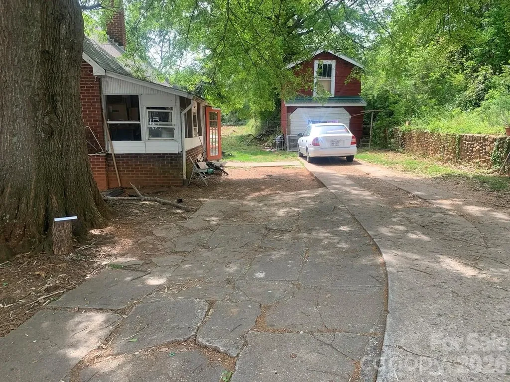 615 E Meeting Street Morganton NC 28655
