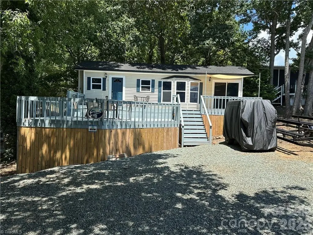 112 N Cardinal Drive New London NC 28127