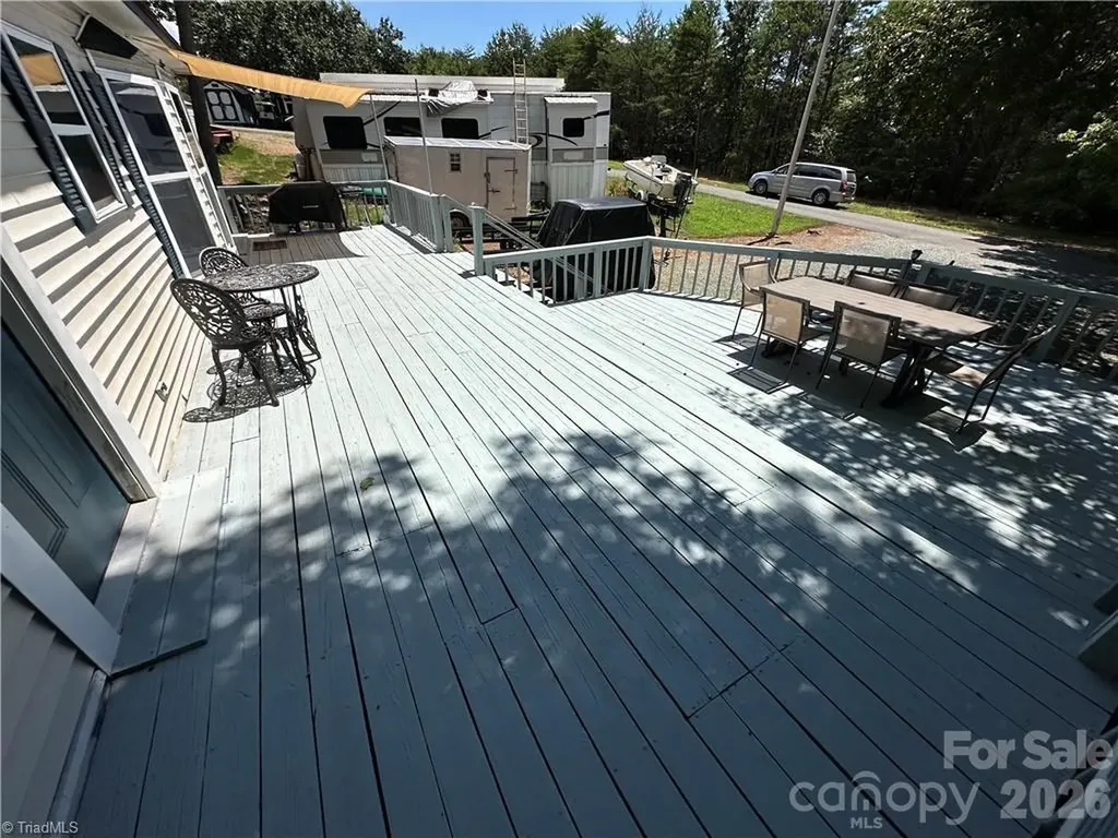 112 N Cardinal Drive New London NC 28127