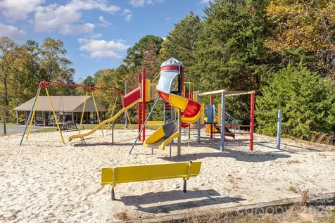 112 N Cardinal Drive New London NC 28127