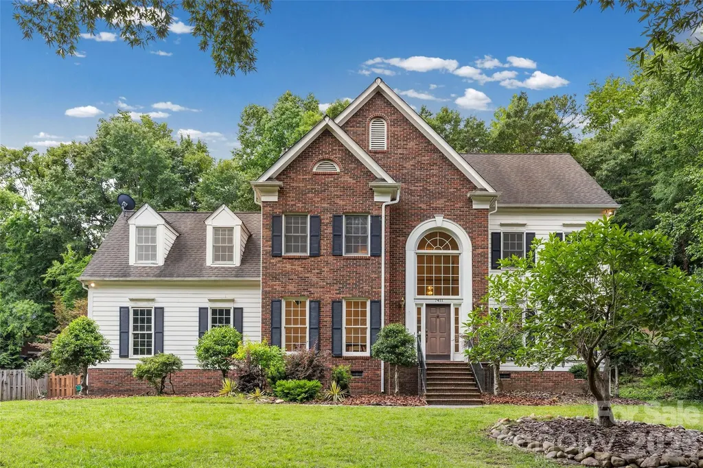 7411 Leharne Drive Charlotte NC 28270