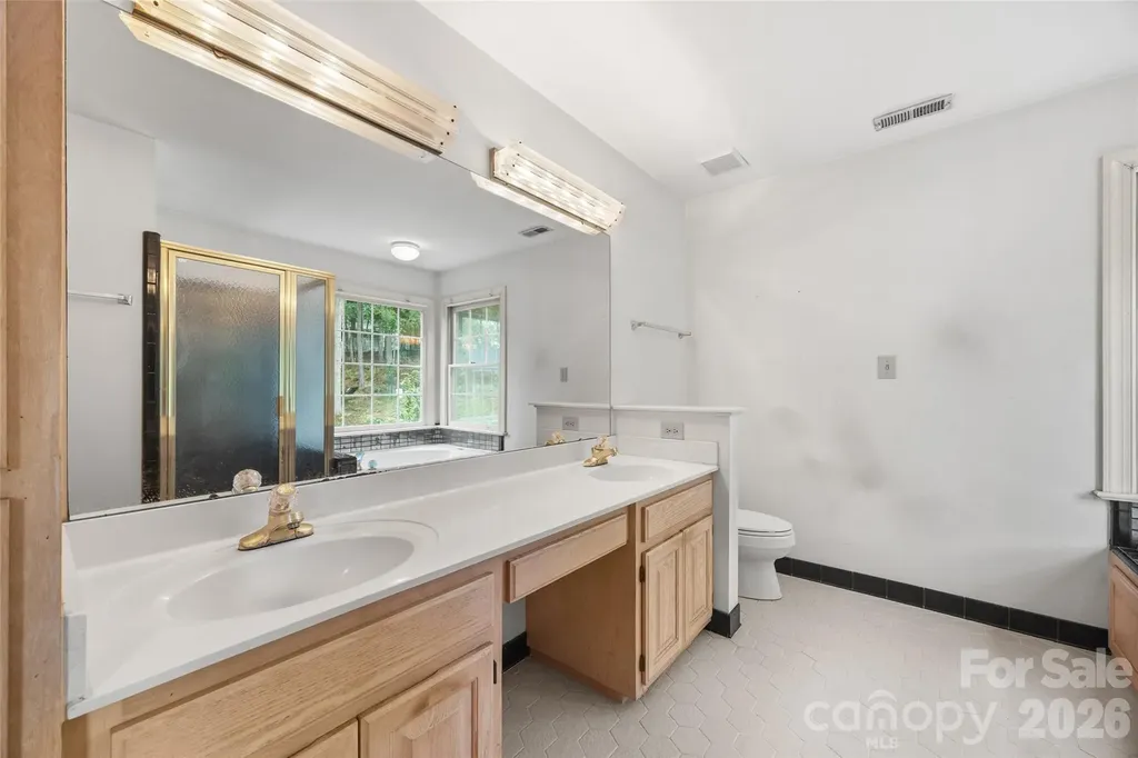 7411 Leharne Drive Charlotte NC 28270